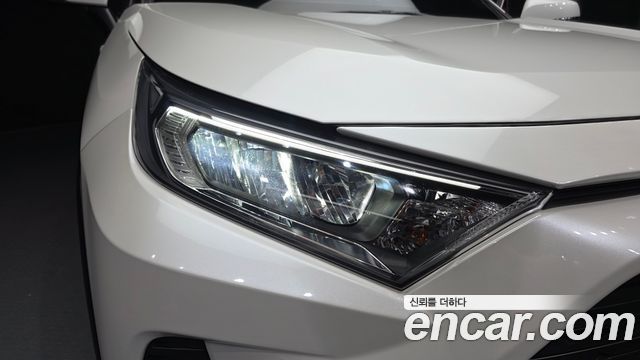 Toyota RAV4 (V) 2.5 2WD 2019 — фото 22