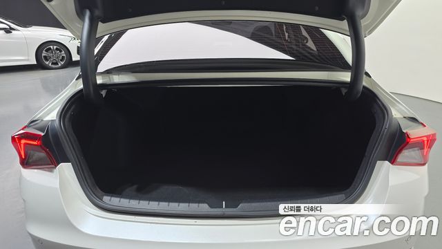 Kia K5 (III) 2.0 Prestige 2022 — фото 16