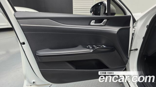 Kia K5 (III) 2.0 Prestige 2022 — фото 24