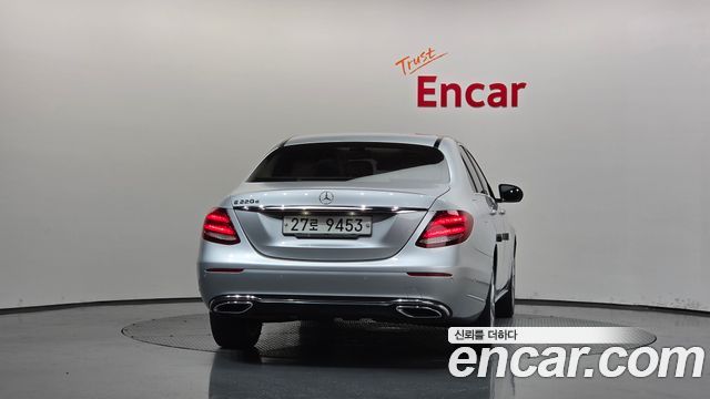 Mercedes-Benz E-Class (W213) E220d Exclusive 2017 — фото 4