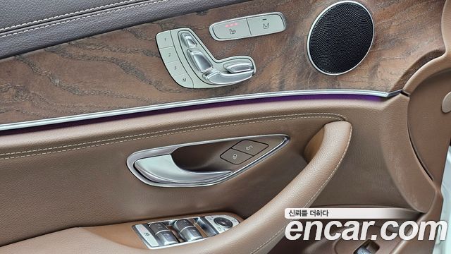 Mercedes-Benz E-Class (W213) E220d Exclusive 2017 — фото 17