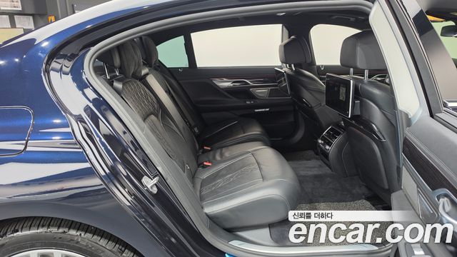 BMW 7 Series (G11) 740Li xDrive M Sport Package 2018 — фото 16