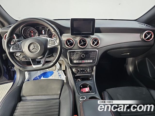 Mercedes-Benz CLA-Class (C117) CLA220 AMG Line 2018 — фото 5