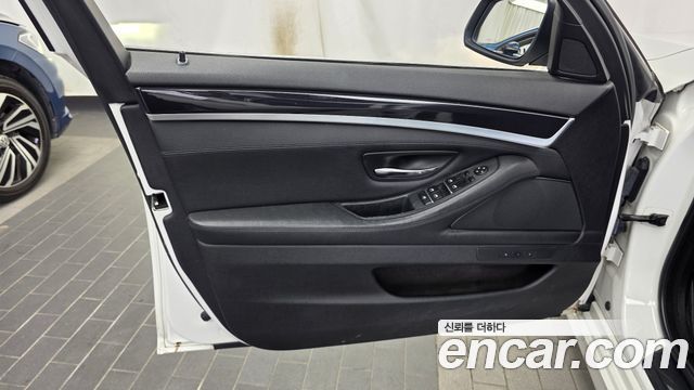 BMW 5 Series (F10) 520d xDrive 2015 — фото 24