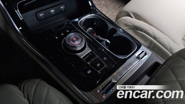 Kia Carnival (IV) Gasoline 4-Seater Hi-Limousine (Special) 2023 — фото 9