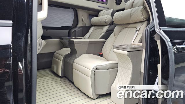 Kia Carnival (IV) Gasoline 4-Seater Hi-Limousine (Special) 2023 — фото 12