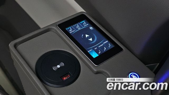 Kia Carnival (IV) Gasoline 4-Seater Hi-Limousine (Special) 2023 — фото 20