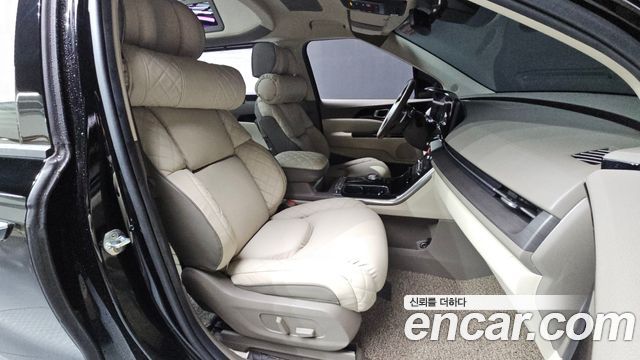 Kia Carnival (IV) Gasoline 4-Seater Hi-Limousine (Special) 2023 — фото 26
