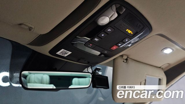 Kia Carnival (IV) Gasoline 4-Seater Hi-Limousine (Special) 2023 — фото 31