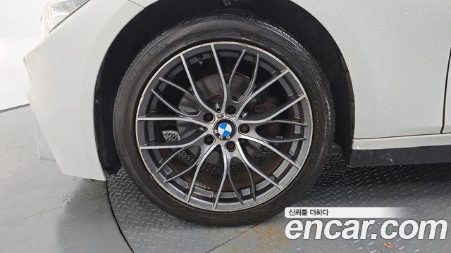 BMW 3 Series (F30) 320d Sport 2012 — фото 5