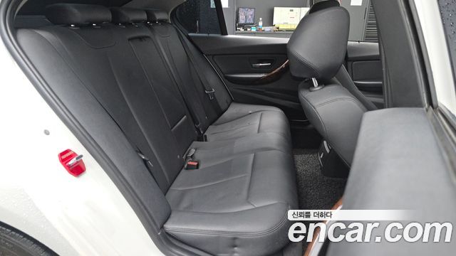 BMW 3 Series (F30) 320d Sport 2012 — фото 11