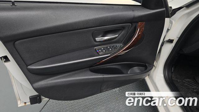 BMW 3 Series (F30) 320d Sport 2012 — фото 24
