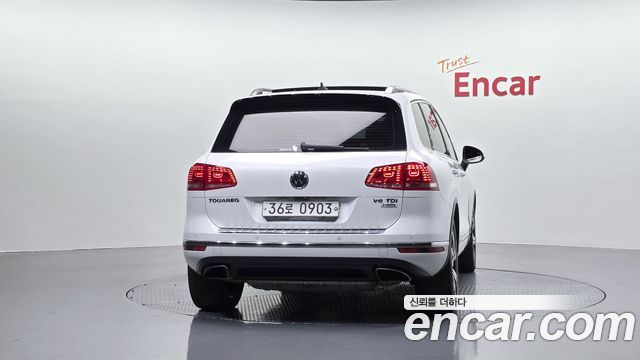 Volkswagen Touareg V6 3.0 TDI BMT Exclusive 7P5 2016 — фото 4