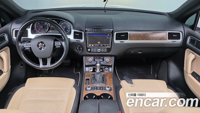 Volkswagen Touareg V6 3.0 TDI BMT Exclusive 7P5 2016 — фото 7