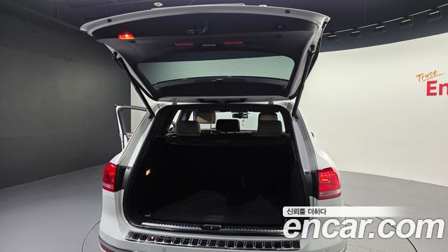 Volkswagen Touareg V6 3.0 TDI BMT Exclusive 7P5 2016 — фото 20