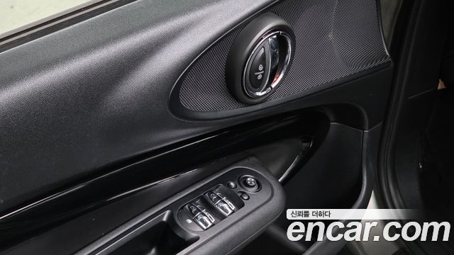 MINI Cooper D Clubman Standard 2nd 2017 — фото 16