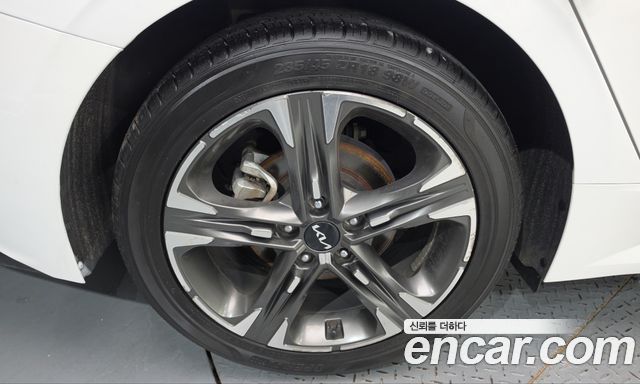 Kia K5 (III) 2.0 LPI Signature 2023 — фото 5