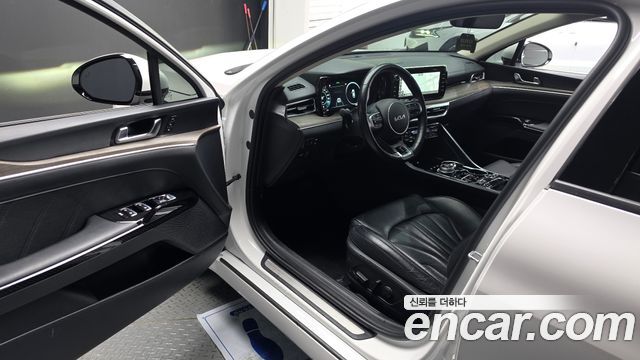 Kia K5 (III) 2.0 LPI Signature 2023 — фото 10