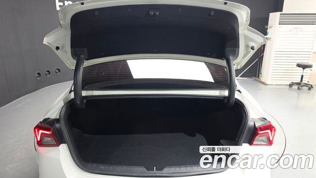 Kia K5 (III) 2.0 LPI Signature 2023 — фото 20