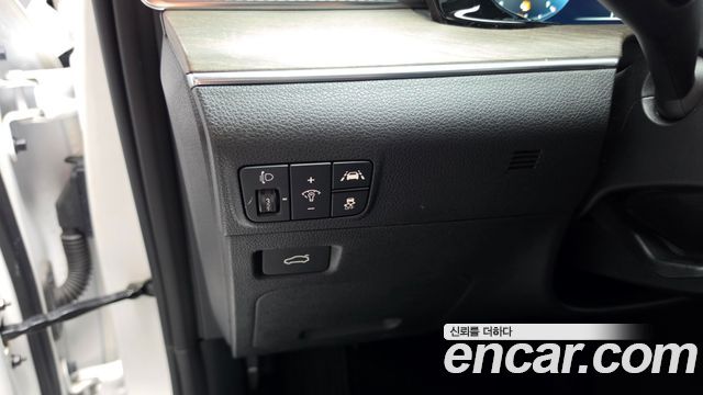 Kia K5 (III) 2.0 LPI Signature 2023 — фото 35