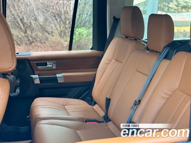 Land Rover Discovery 4 3.0 SDV6 SE 2016 — фото 16
