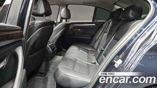 BMW 5 Series (F10) 528i xDrive M Aero Dynamic 2016 — фото 12