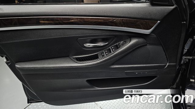 BMW 5 Series (F10) 528i xDrive M Aero Dynamic 2016 — фото 24