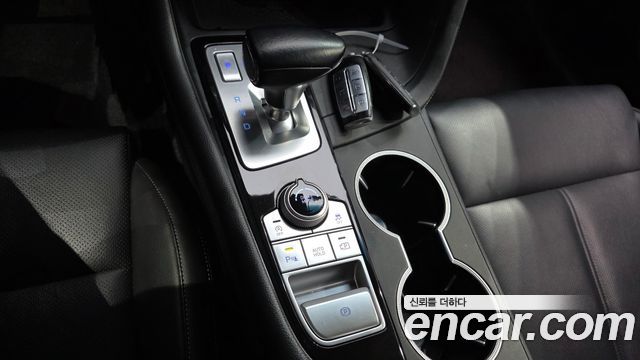 Genesis G70 Gasoline 2.0T 4WD 2021 — фото 9