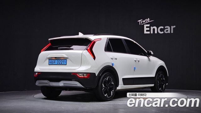 Kia Niro EV Air 2023 — фото 2