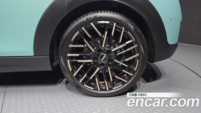 MINI Cooper S (IV) 5 Door Favoured 2025 — фото 21