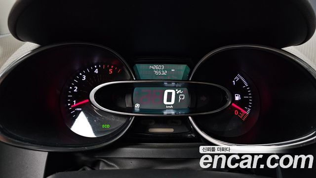 Renault Korea Clio Intens 2018 — фото 8