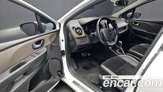 Renault Korea Clio Intens 2018 — фото 10
