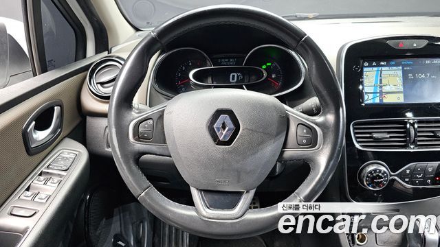 Renault Korea Clio Intens 2018 — фото 13