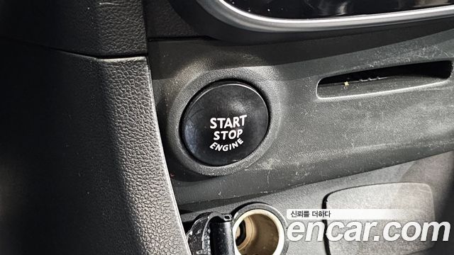 Renault Korea Clio Intens 2018 — фото 17