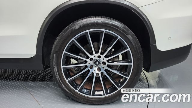 Mercedes-Benz GLC-Class (X253) GLC300 4MATIC AMG Line Coupe 2019 — фото 21