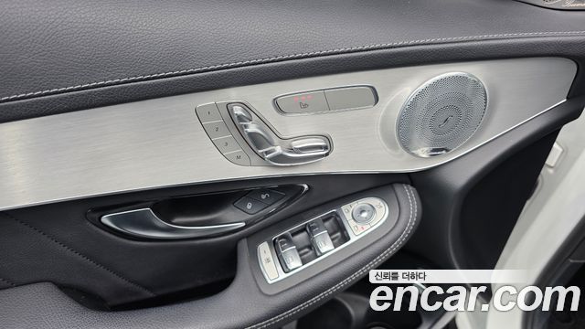 Mercedes-Benz GLC-Class (X253) GLC300 4MATIC AMG Line Coupe 2019 — фото 27