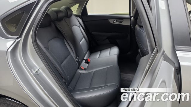 Kia K3 Prestige 2021 — фото 12