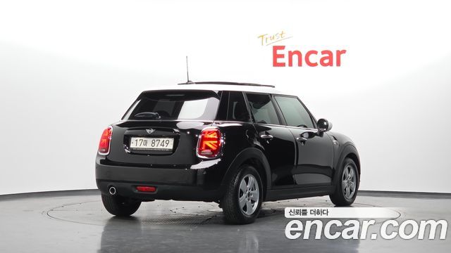 MINI Cooper D 5Door Standard 3rd 2019 — фото 2