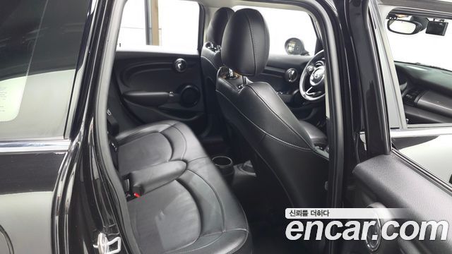 MINI Cooper D 5Door Standard 3rd 2019 — фото 12