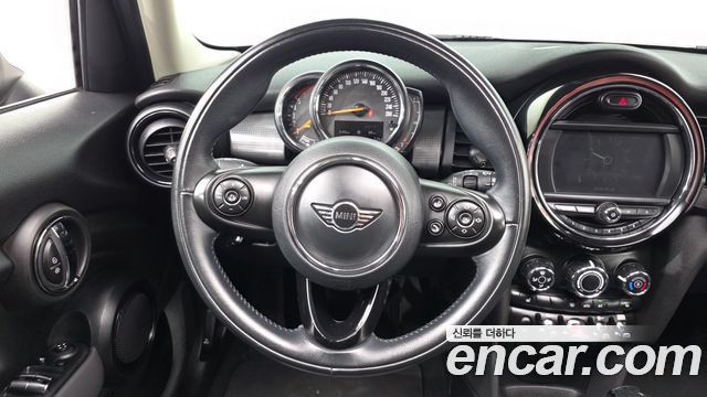 MINI Cooper D 5Door Standard 3rd 2019 — фото 13