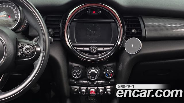 MINI Cooper D 5Door Standard 3rd 2019 — фото 14