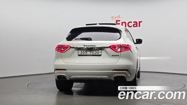 Maserati Levante 3.0 S AWD Luxury 2017 — фото 4