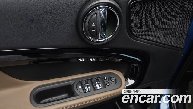 MINI Cooper D Countryman ALL4 HIGH 2nd 2018 — фото 18