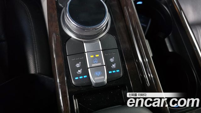 Genesis EQ900 3.8 GDI AWD Premium Luxury 2016 — фото 18