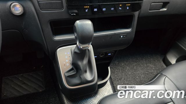 Hyundai Staria L3.5 Tourer 11-Seater Modern 2023 — фото 9