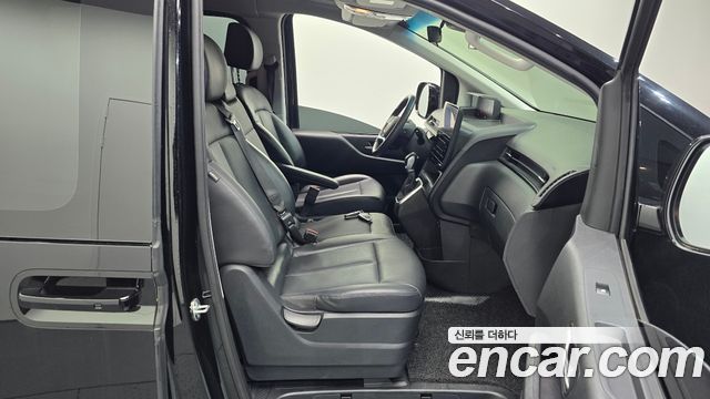 Hyundai Staria L3.5 Tourer 11-Seater Modern 2023 — фото 26