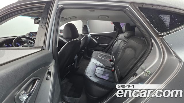 Hyundai Tucson ix Diesel 2WD LX20 Smart-Pack 2012 — фото 17