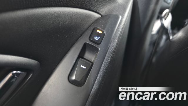 Hyundai Tucson ix Diesel 2WD LX20 Smart-Pack 2012 — фото 18