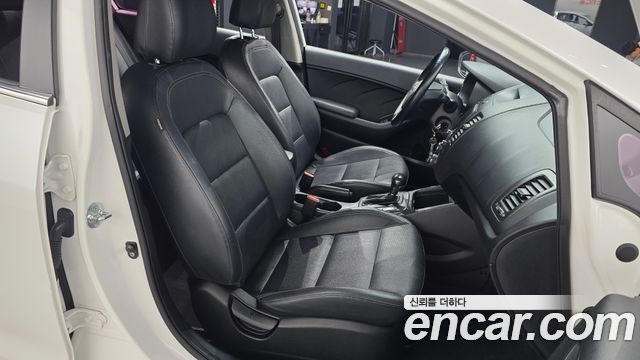 Kia K3 Luxury 2015 — фото 11