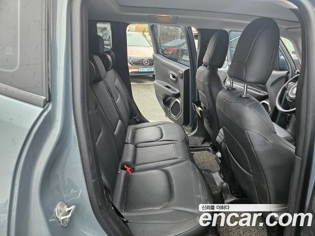 Jeep Renegade 2.0 Diesel Limited AWD 2018 — фото 10